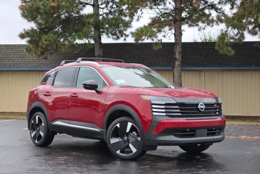 2026 Nissan Kicks SR photo 1