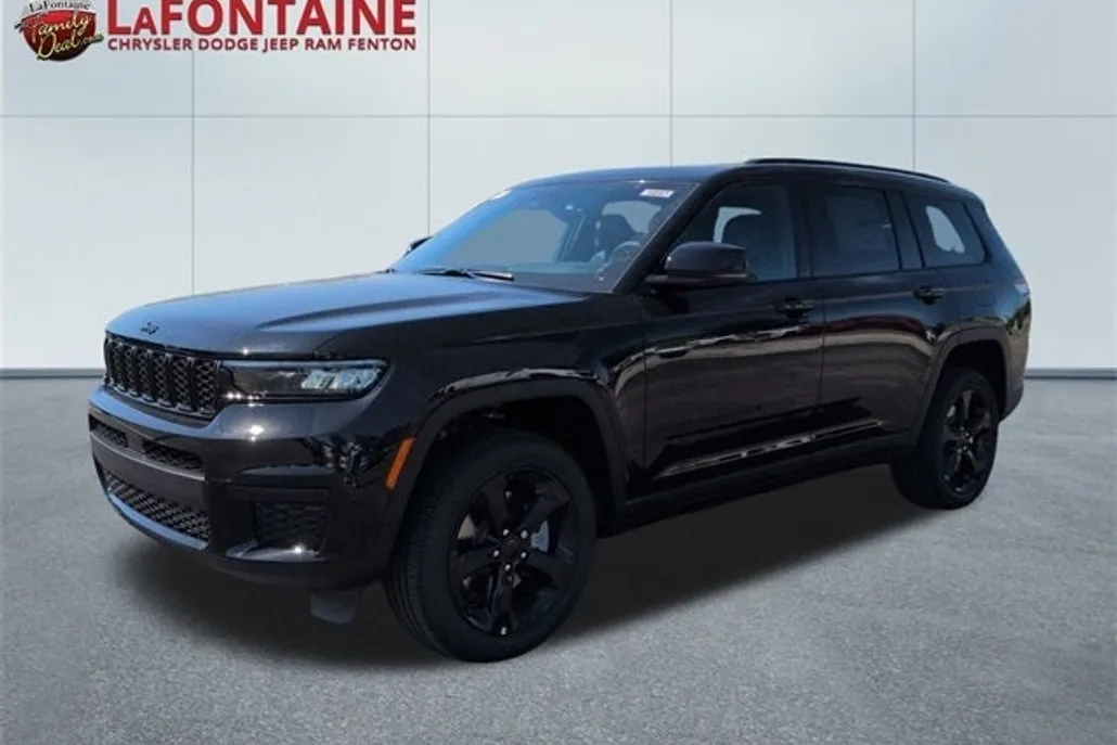 2025 Jeep Grand Cherokee Altitude photo 1