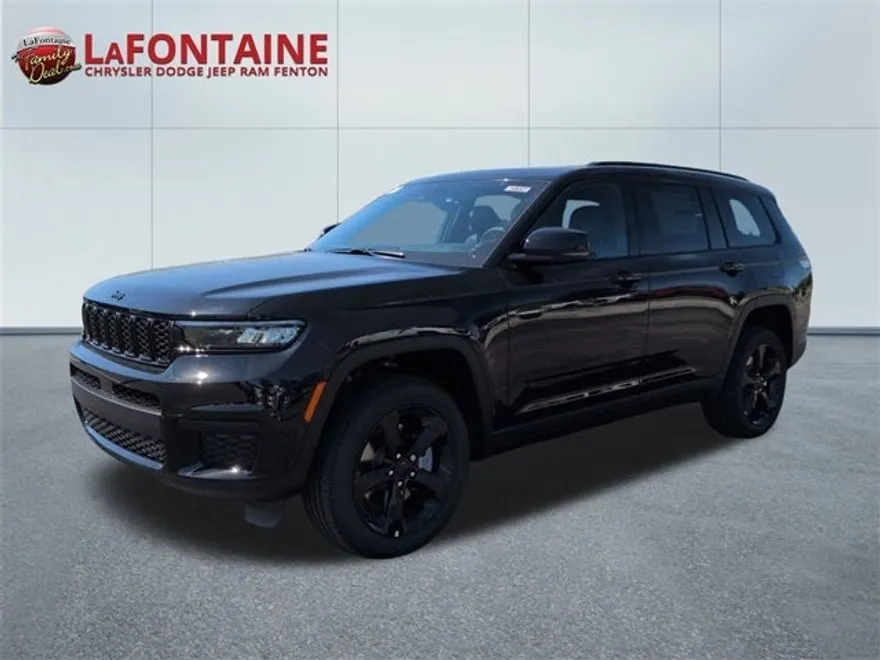 2025 Jeep Grand Cherokee Altitude photo 1