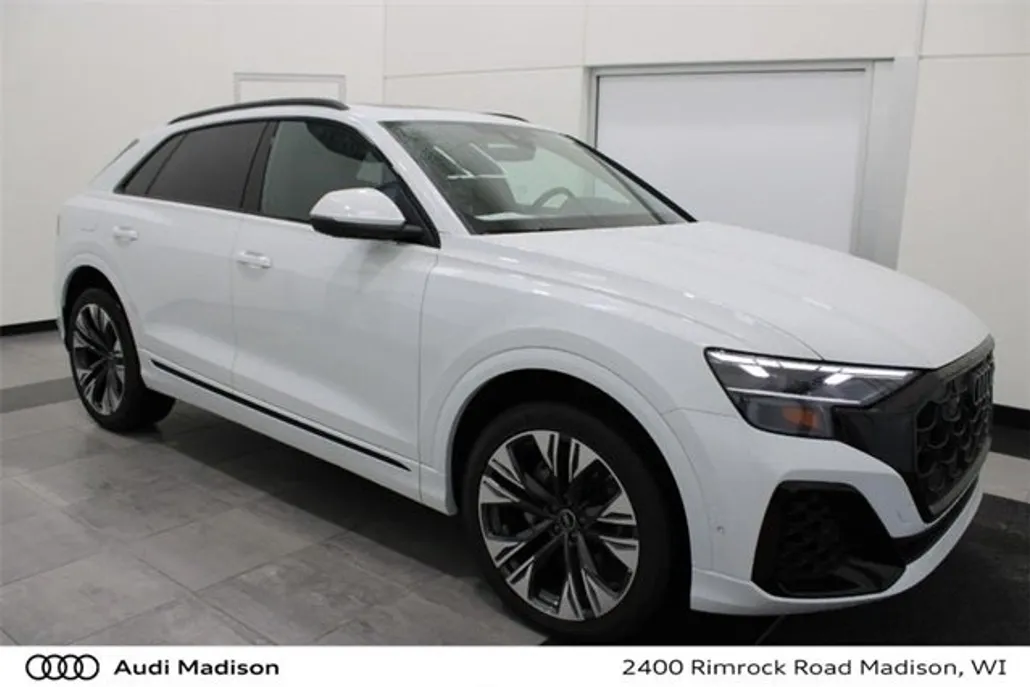 2025 Audi Q8 55 Premium Plus photo 1