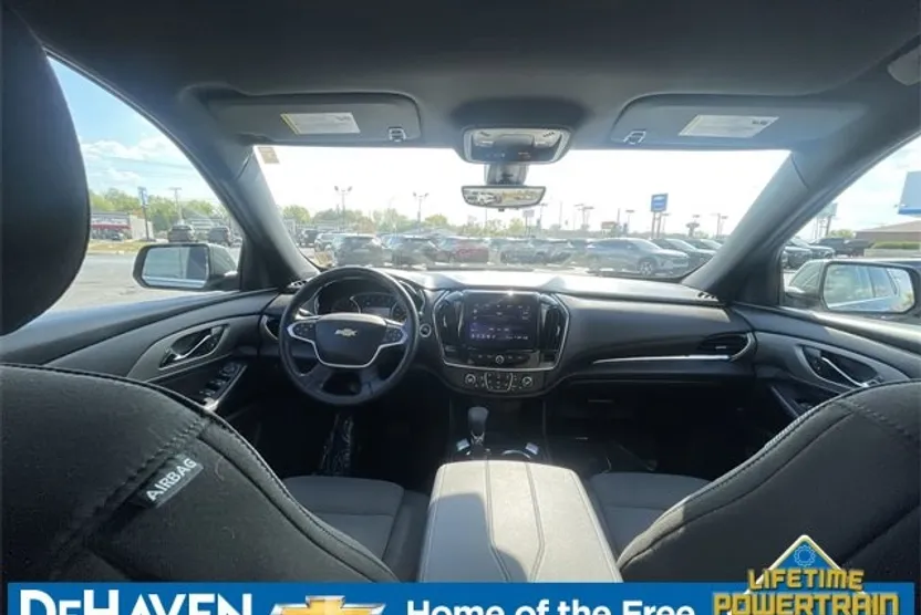 2023 Chevrolet Traverse Cloth photo 1