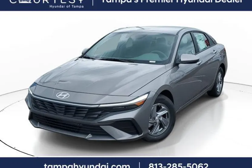 2025 Hyundai Elantra SE photo 1
