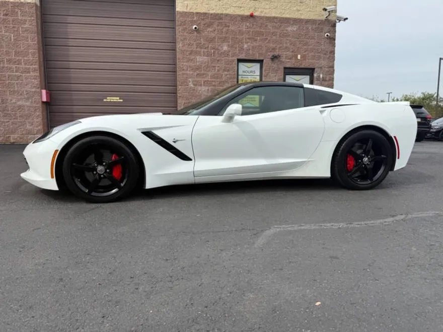 2016 Chevrolet Corvette Stingray Coupe 2LT photo 1