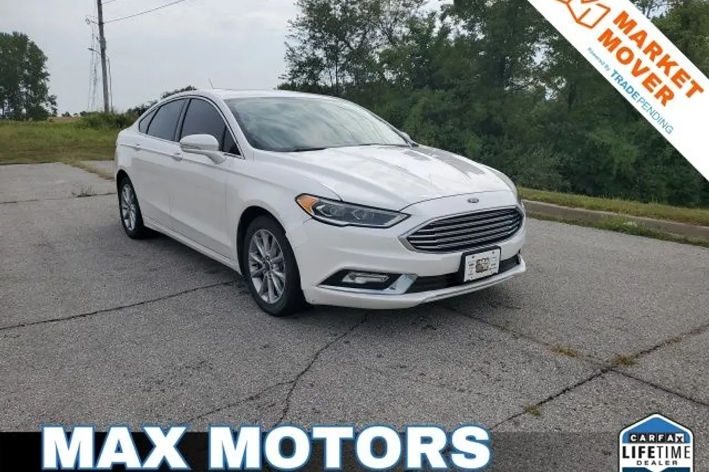 2017 Ford Fusion SE photo 1