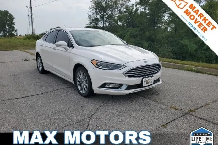 2017 Ford Fusion SE photo 1