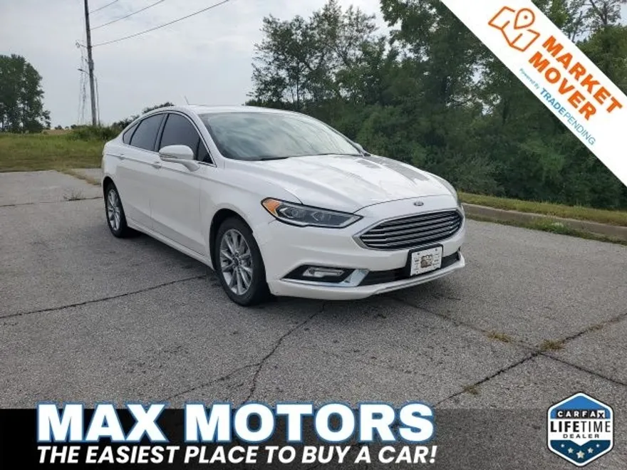2017 Ford Fusion SE photo 1
