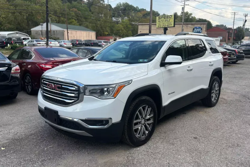 2017 Gmc Acadia SLE photo 1