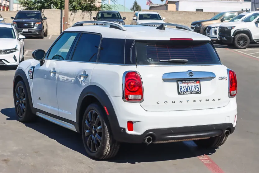 2019 Mini Countryman S ALL4 photo 1