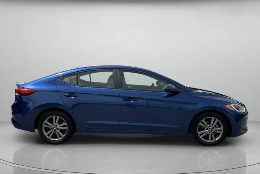 2018 Hyundai Elantra SEL photo 1