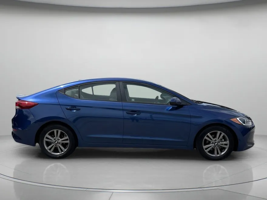 2018 Hyundai Elantra SEL photo 1