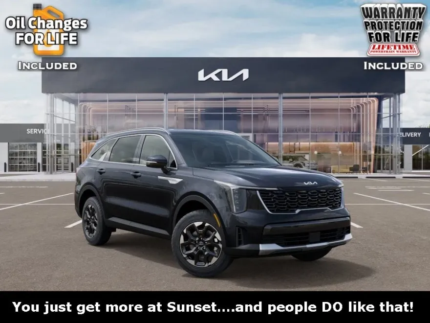 2025 Kia Sorento S photo 1