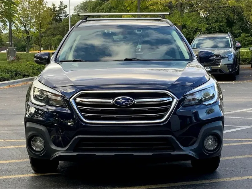 2018 Subaru Outback 2.5i Touring photo 1