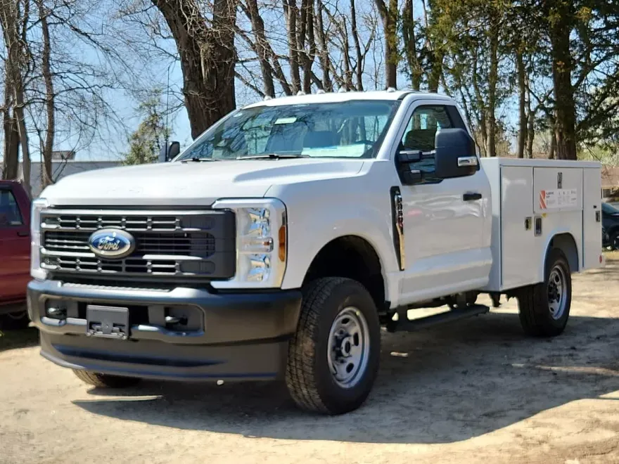 2025 Ford F-250 XL photo 1