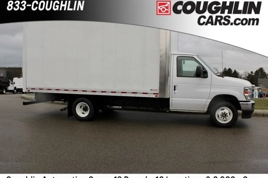 2025 Ford E-350 photo 1