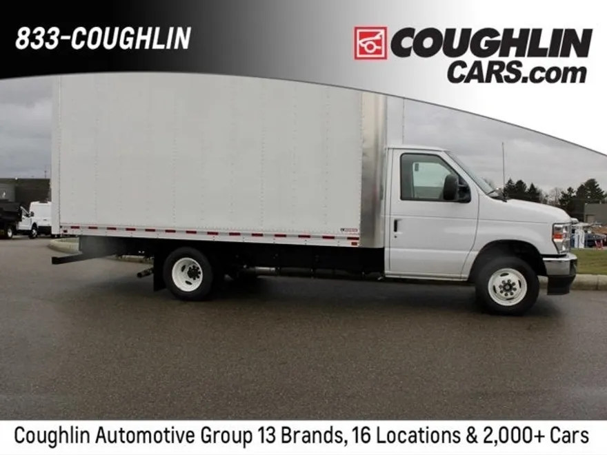 2025 Ford E-350 photo 1