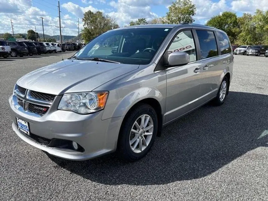 2019 Dodge Grand Caravan SXT photo 1