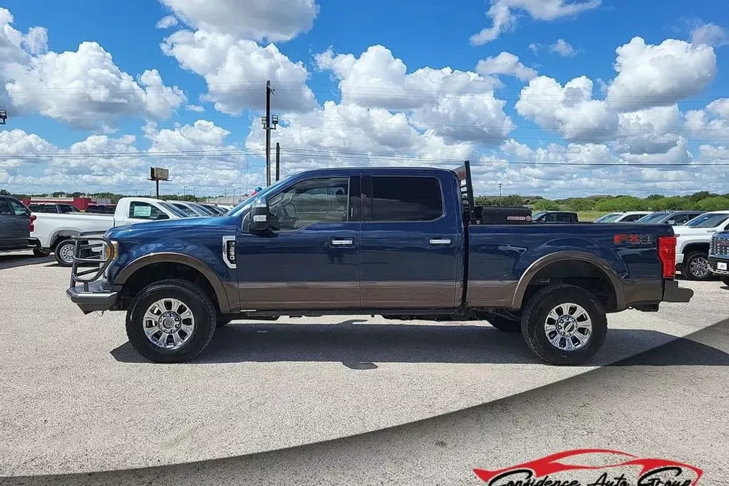 2017 Ford F-250 Lariat photo 1