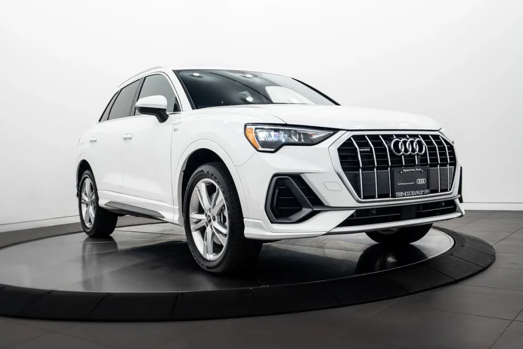 2022 Audi Q3 S line Premium photo 1