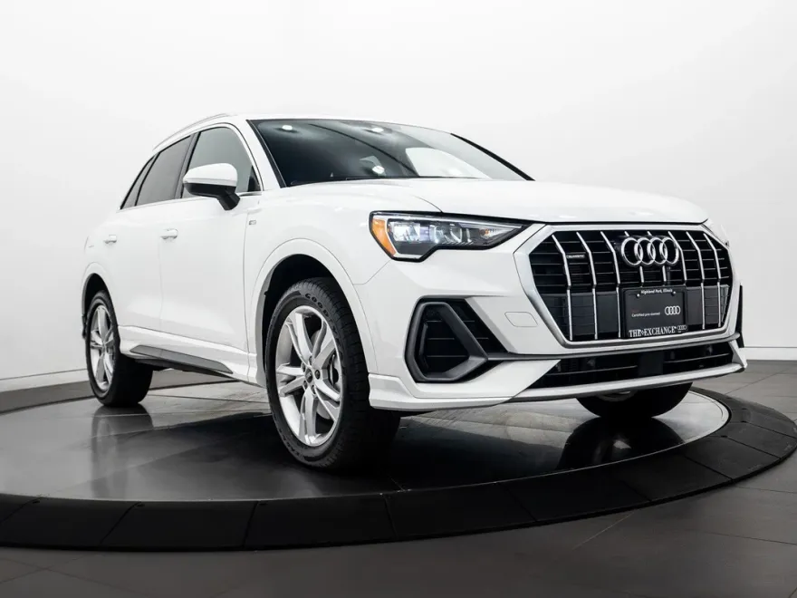 2022 Audi Q3 S line Premium photo 1