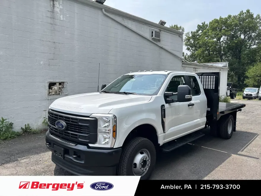 2025 Ford F-350 XL photo 1