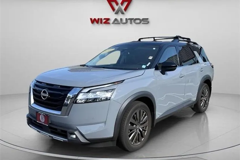2022 Nissan Pathfinder SL photo 1