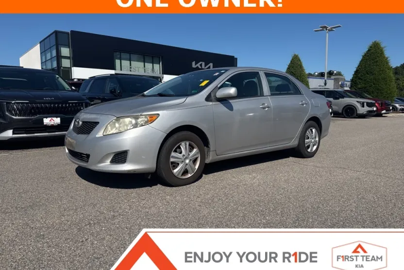 2010 Toyota Corolla photo 1