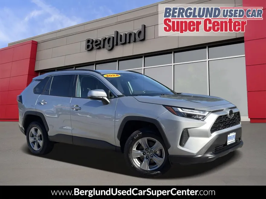 2024 Toyota RAV4 XLE photo 1