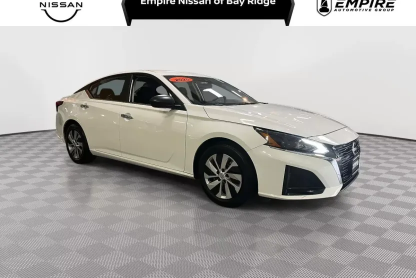2025 Nissan Altima S photo 1