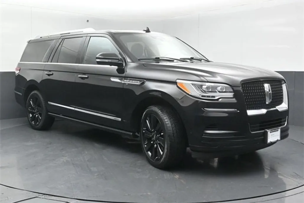 2022 Lincoln Navigator L Reserve photo 1