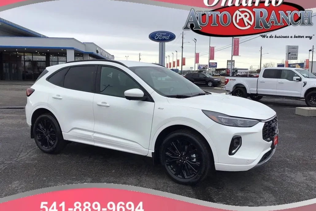 2023 Ford Escape ST-Line Elite photo 1
