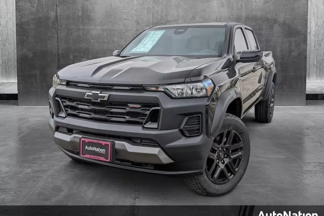 2025 Chevrolet Colorado Trail Boss photo 1