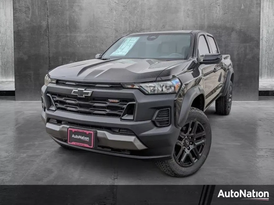 2025 Chevrolet Colorado Trail Boss photo 1