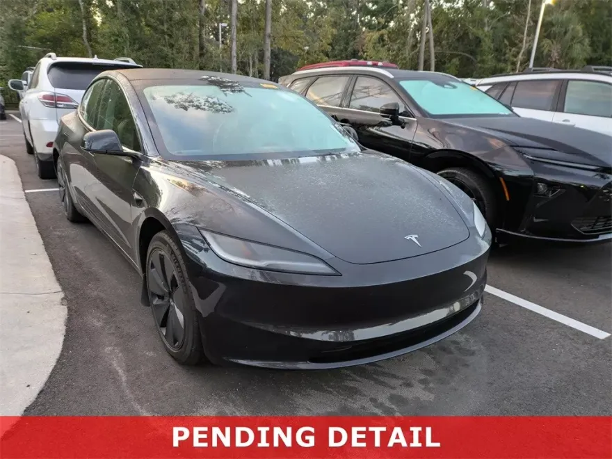2024 Tesla Model 3 photo 1