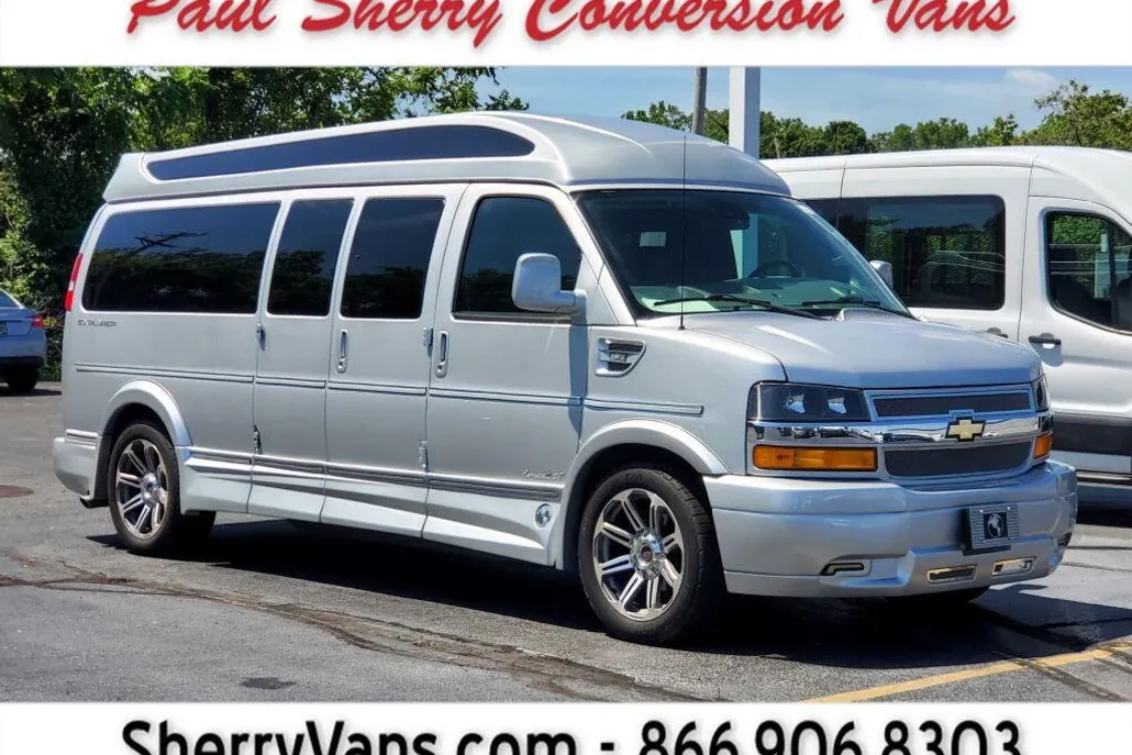 2020 Chevrolet Express Cargo photo 1