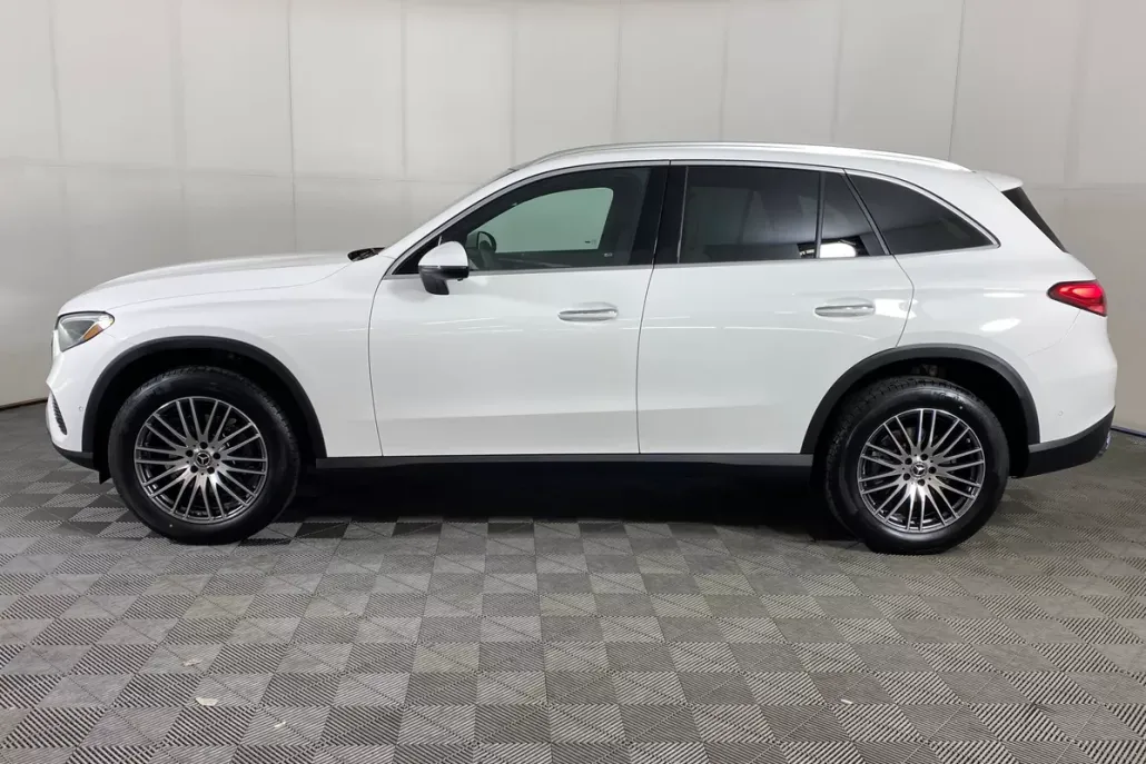 2026 Mercedes Benz GLC 300 4MATIC photo 1