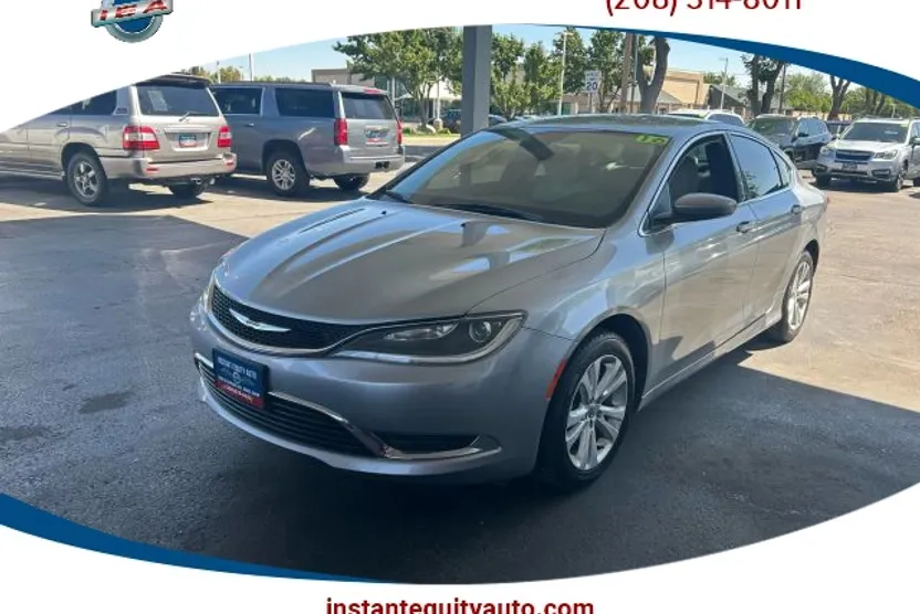 2016 Chrysler 200 Limited photo 1