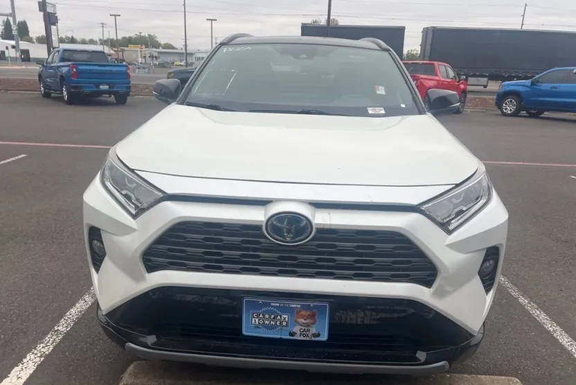 2020 Toyota RAV4 Hybrid XSE photo 1