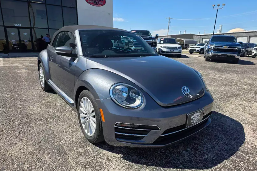2019 Volkswagen Beetle Convertible Final Edition SEL photo 1