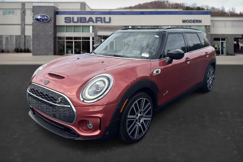 2020 Mini Clubman Base S ALL4 photo 1