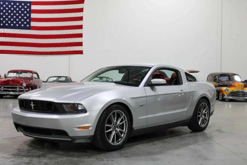 2011 Ford Mustang GT photo 1