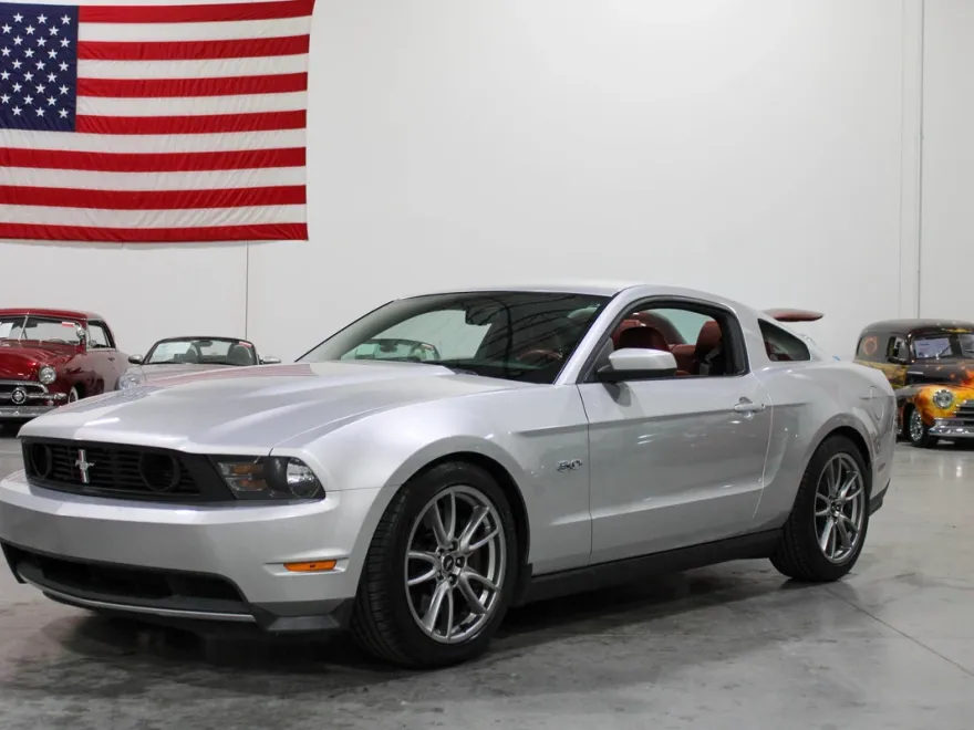 2011 Ford Mustang GT photo 1