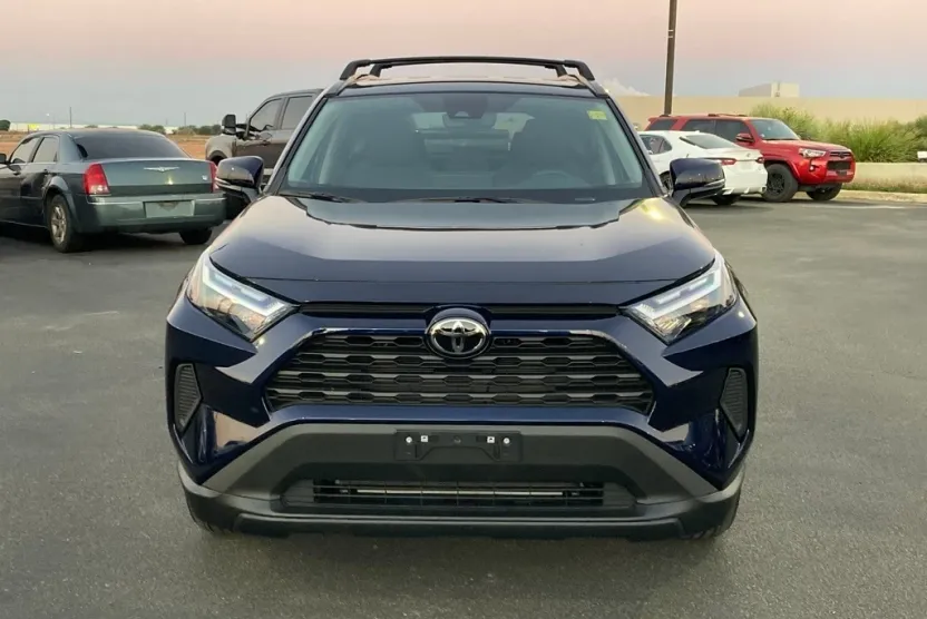 2025 Toyota RAV4 XLE photo 1