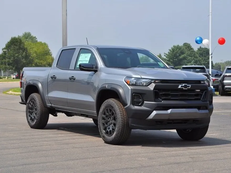 2026 Chevrolet Colorado Trail Boss photo 1