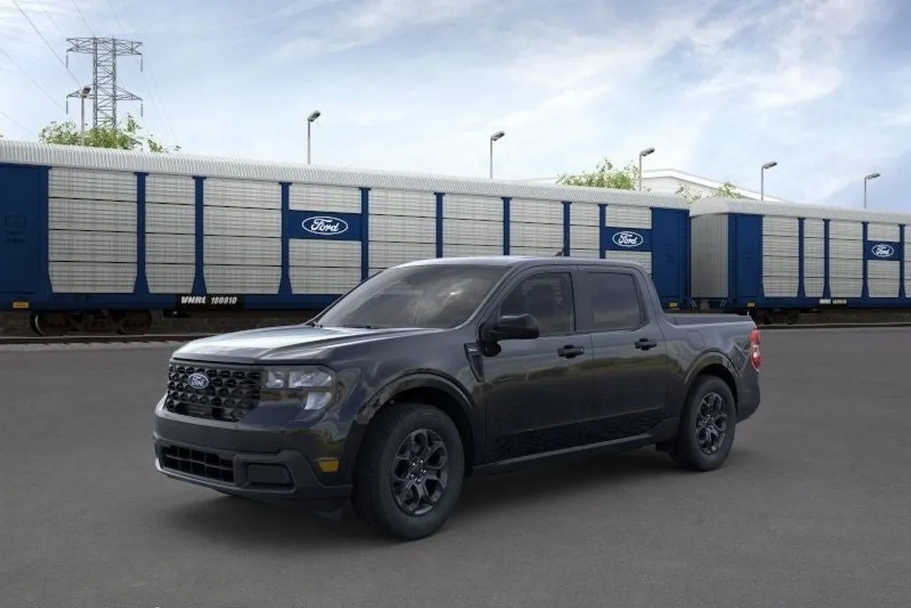 2025 Ford Maverick XLT photo 1