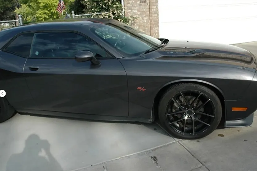 2014 Dodge Challenger R/T photo 1