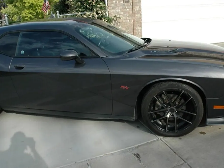 2014 Dodge Challenger R/T photo 1