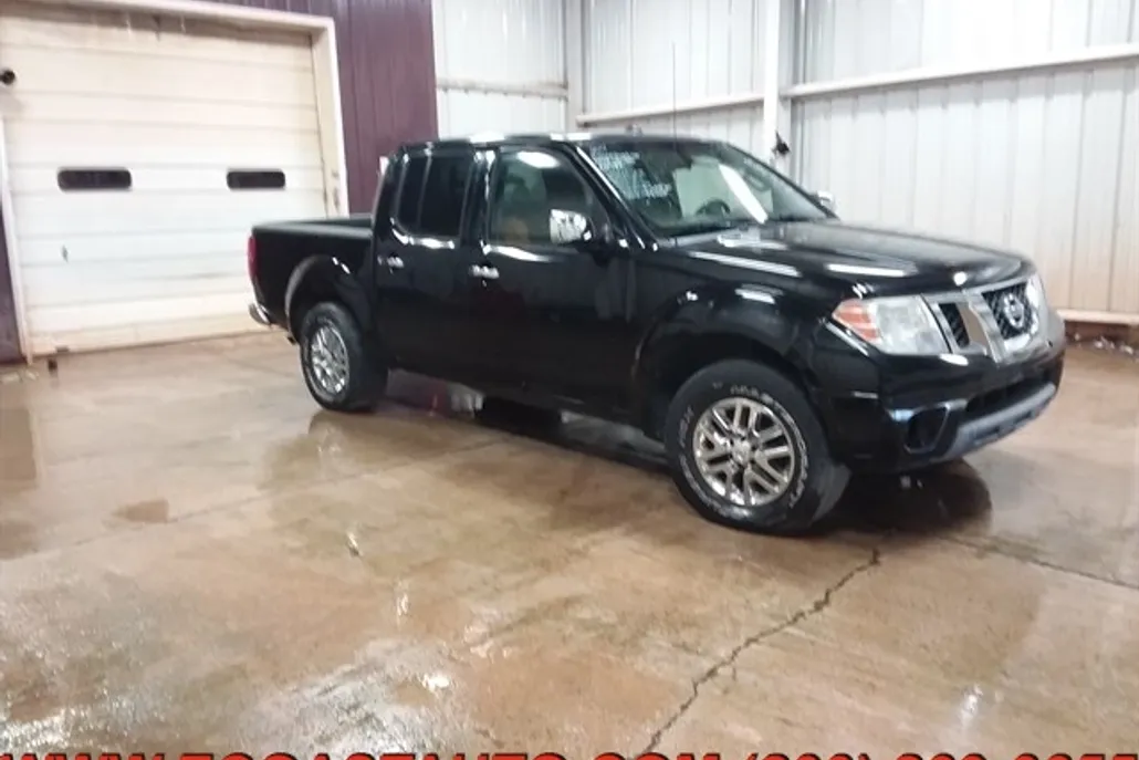2014 Nissan Frontier SV photo 1