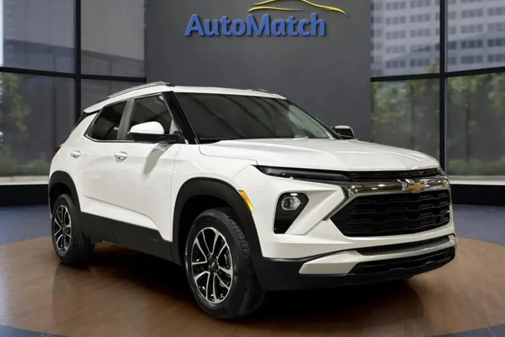 2024 Chevrolet Trailblazer LT photo 1