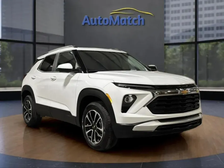 2024 Chevrolet Trailblazer LT photo 1