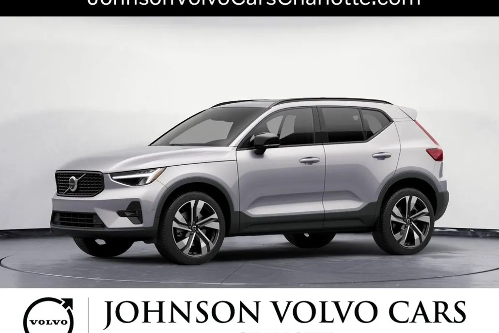2025 Volvo XC40 Plus photo 1